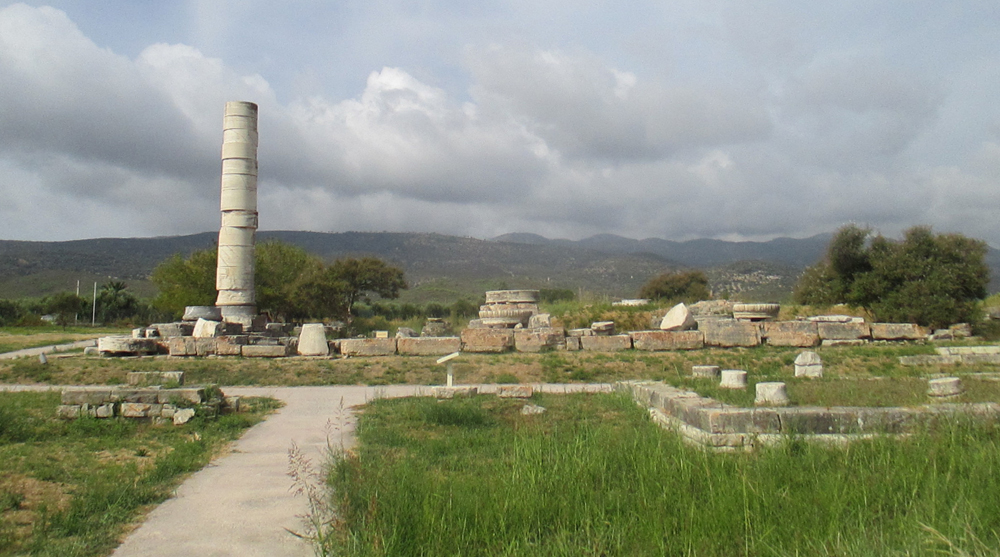 ionic order column ancient greek architecture